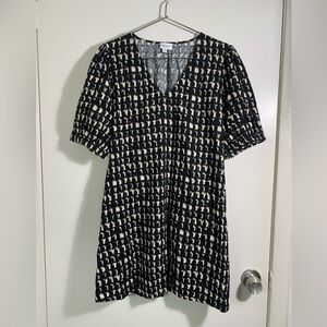 Evereve Black and Cream Patterned Mini Dress